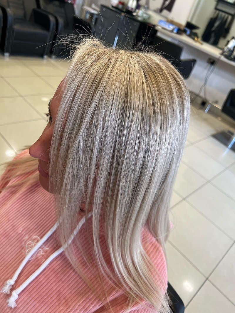 Ash blonde, sleek finish